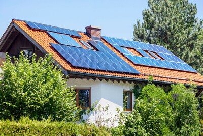 Energetická soběstačnost: Jak dosáhnout energetické nezávislosti domácnosti