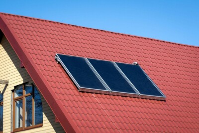 Solární panely: Proč začínají být tak populární a jak vlastně fungují?